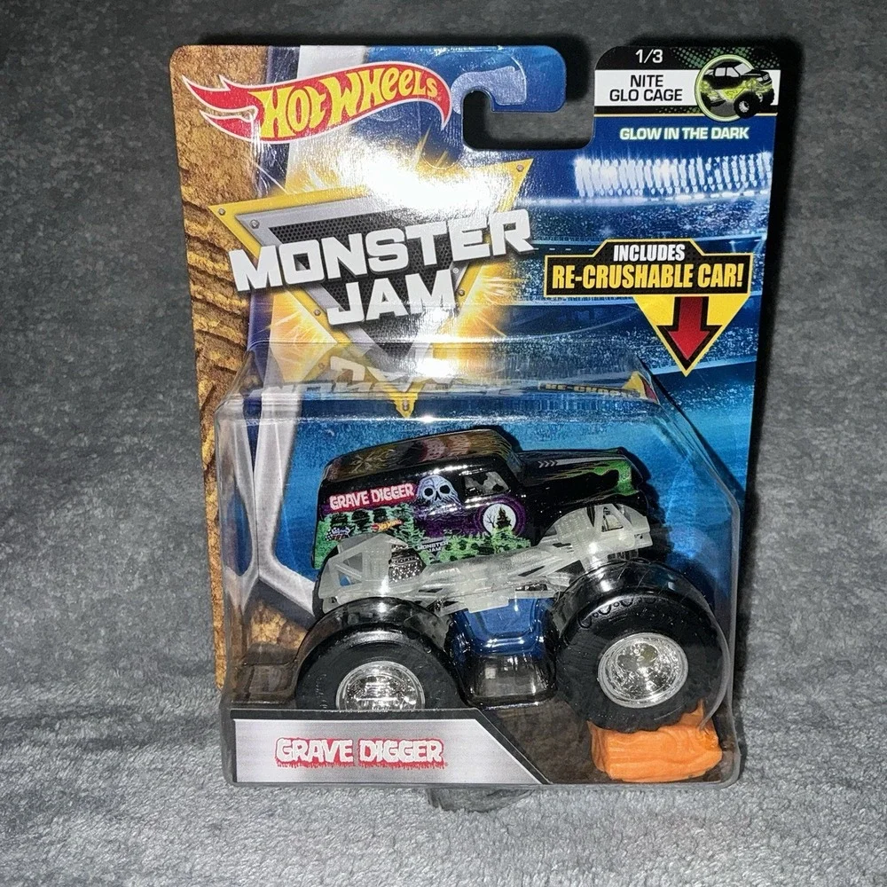 Hot Wheels Monster Jam GRAVE DIGGER 2017 NITE GLO‎ CAGE 1/3 w/ Re-Crushable Car